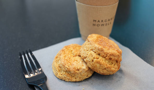 <strong>MARGARET HOWELL｜マーガレット・ハウエル</strong>　大阪・西梅田ブリーゼブリーゼ1階「MARGARET HOWELL SHOP＆COFFEE」　オリジナルローストコーヒーを使ったカプチーノ450円