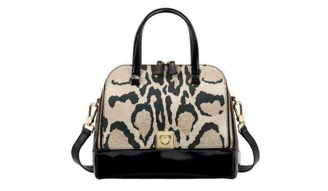 <strong>FURLA｜フルラ</strong>　秋冬シーズンを象徴する大迫力のビデオアート制作の舞台裏を公開<br /><br />DIVINA(ディヴィーナ)[W28×H24×D16cm] 6万9300円