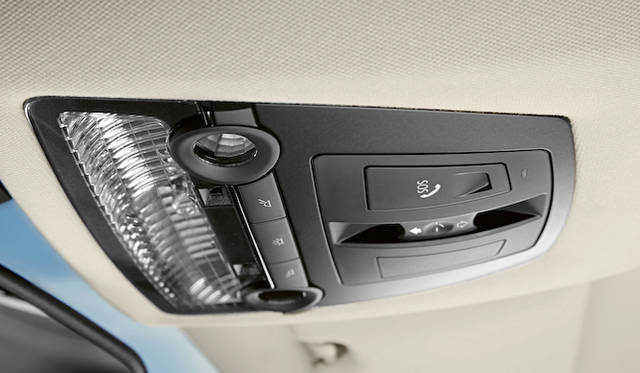 3G回線を利用した通信モジュールを標準搭載。非常時のSOSコールや、メンテナンスをスムーズにする機能が提供される