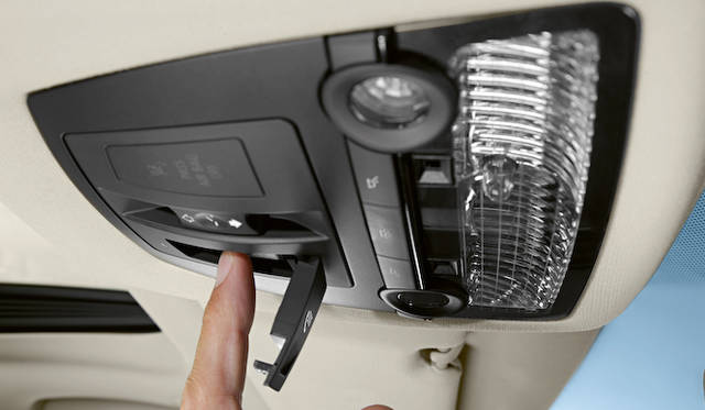 3G回線を利用した通信モジュールを標準搭載。非常時のSOSコールや、メンテナンスをスムーズにする機能が提供される