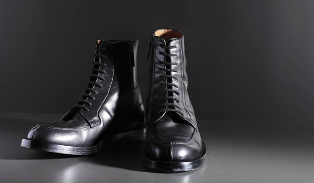 <strong>GUCCI｜グッチ</strong> エレガントで都会的、グッチ流ミリタリーミックス ランウェイから秋冬新作ブーツが到着　ブーツ　11万9700円