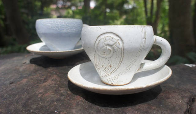 <strong>岡崎裕子「羽のある器」展</strong>　