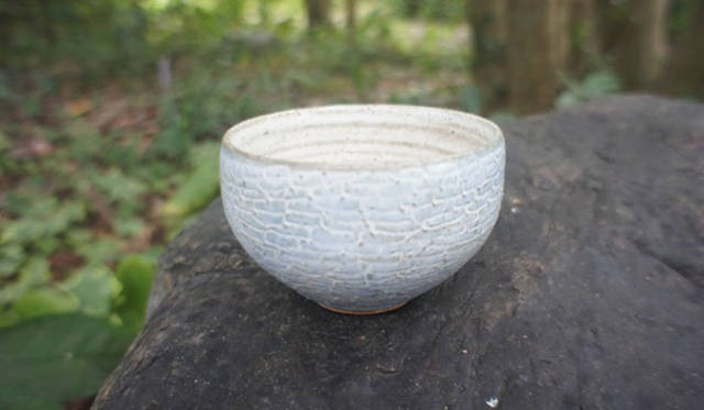 <strong>岡崎裕子「羽のある器」展</strong>　