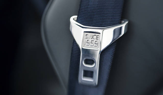 1959年は、ボルボが、世界初ではじめて3点式シートベルトを市販車に採用した年だ。