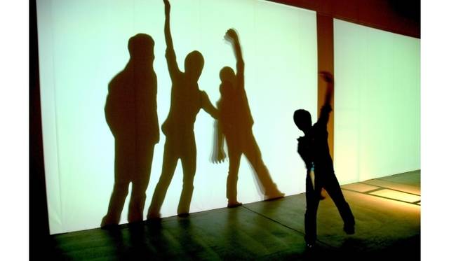 <strong>ART│光を駆使した現代アート『魔法の美術館』</strong>　緒方壽人／五十嵐健夫 《another shadow》©hisato OGATA／takeo IGARASHI