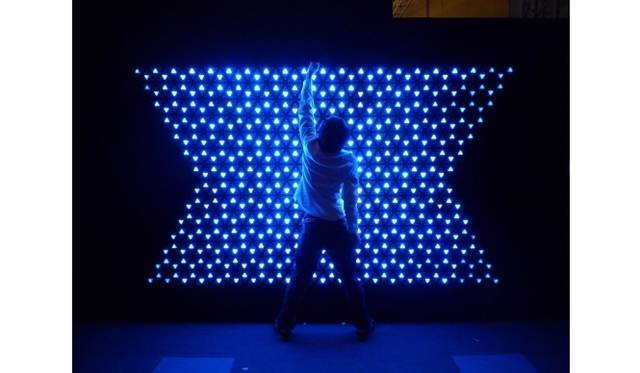 <strong>ART│光を駆使した現代アート『魔法の美術館』</strong>　森脇裕之 《光の波紋》©hiroyuki MORIWAKI