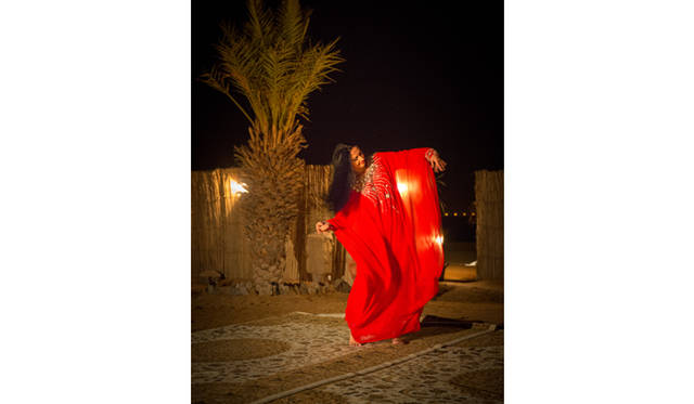 ランドローバーは3色。手前は黄色のランドローバー