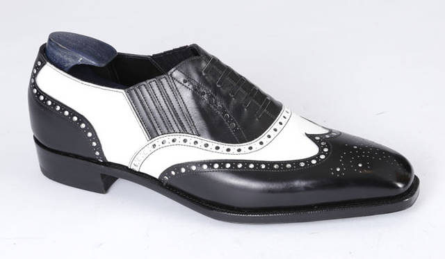 <strong>ISETAN MEN’S｜伊勢丹</strong>　メンズ館誕生10周年記念　靴23万1000円（アンソニー クレバリー／伊勢丹新宿店メンズ館）