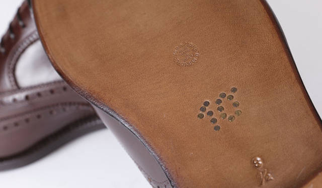 <strong>ISETAN MEN’S｜伊勢丹</strong>　メンズ館誕生10周年記念　靴13万2300円（エンツォ ボナフェ／伊勢丹新宿店メンズ館）