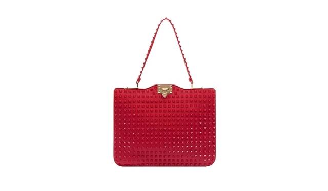<strong>VALENTINO｜「ロックスタッズ」のポップアップストアが南青山にオープン</strong>　「ルージュ」ハンドバッグ[H26×W34×D5cm] 45万1500円