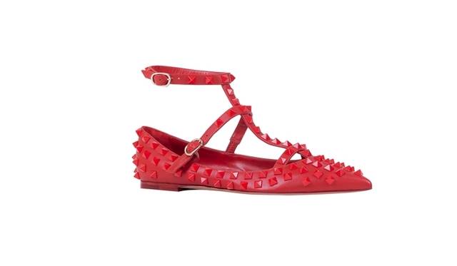 <strong>VALENTINO｜「ロックスタッズ」のポップアップストアが南青山にオープン</strong>　「ルージュ」シューズ[ヒール0.5cm] 10万9200円