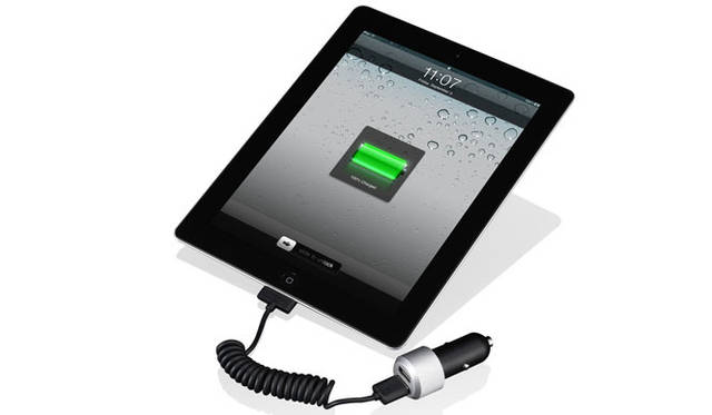 <strong>FOCAL POINT｜フォーカルポイント</strong>　 USBシガーソケット充電アダプタ　