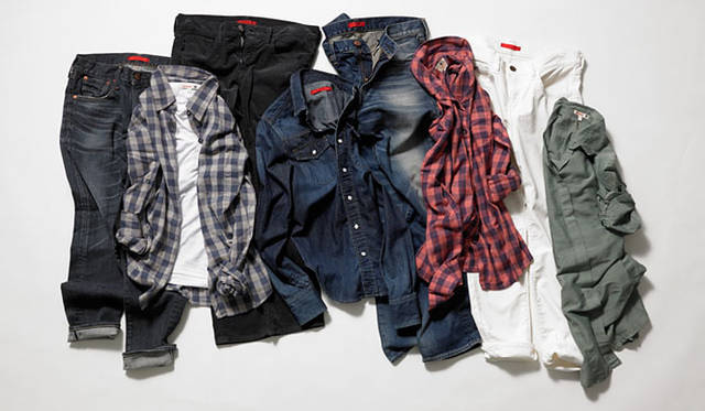 <strong>ESTNATION｜エストネーション</strong>　<strong>エストネーション銀座店 2F “RED CARD”POP-UP STORE</strong>　左から、デニムパンツ1万9950円（RED CARD）、チェックシャツ1万6800円、Tシャツ8925円（SUNDRY）、コーデュロイパンツ1万9950円、エストネーション別注デニムシャツ1万9950円、デニムパンツ1万9950円（RED CARD）、チェックシャツ1万6800円（SUNDRY）、コーデュロイパンツ1万9950円（RED CARD）、シャツ1万9950円（SUNDRY）