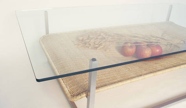 <strong>LIVING MOTIF｜リビング・モティーフ</strong>　 二俣公一 × E&Y 特別展示　ローテーブル「HAMMOCK」（W140×D75×H36cm）19万9500円　