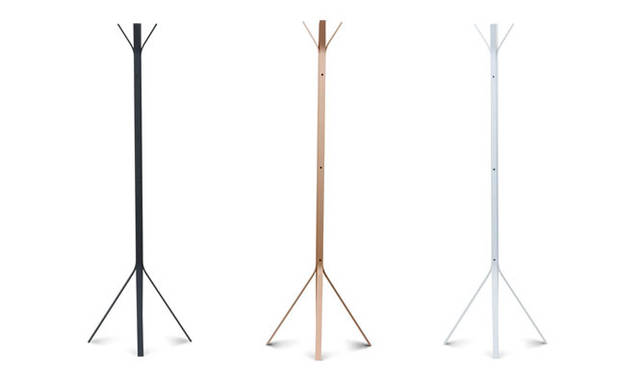 <strong>LIVING MOTIF｜リビング・モティーフ</strong>　 二俣公一 × E&Y 特別展示　コートハンガー「4FB」（W55×D55×H165cm）3万9900円 