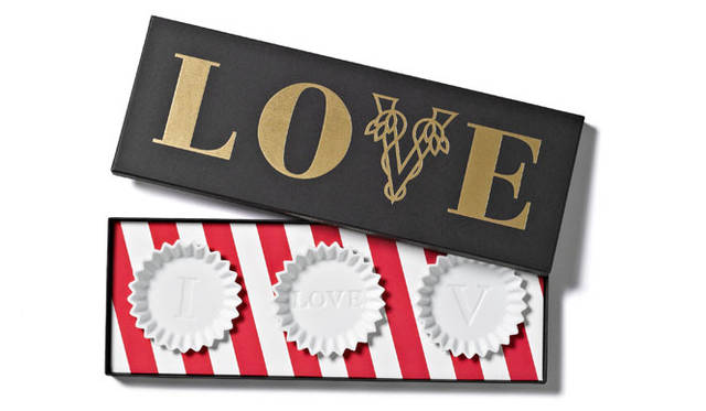 <strong>valveat 81｜ヴァルヴィート エイティーワン</strong>　「valveat 81」3周年コラボレーションアイテム　<strong>GENT CERAMICS×valveat 81</strong>　陶芸家、横山玄太郎氏とのコラボレーション。今回はLOVEモチーフのプロダクト。3周年スペシャルBOX入り。3150円