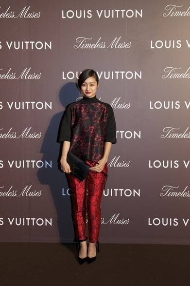 <strong>LOUIS VUITTON｜東京ステーションホテルで『Timeless Muses』展</strong>　忽那汐里 ©LOUIS VUITTON