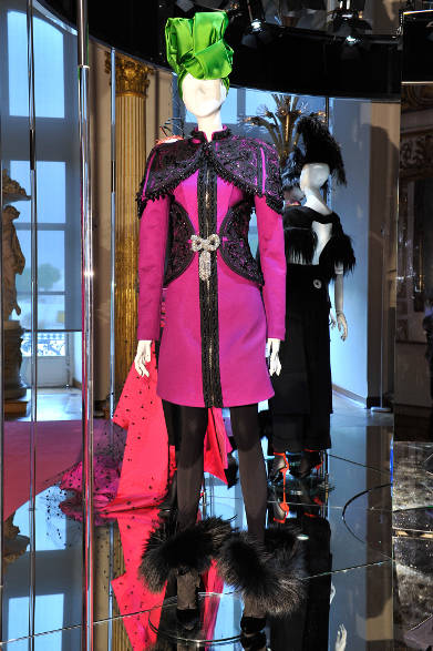 <strong>Schiaparelli｜スキャパレリ</strong> 2013年秋冬オートクチュールコレクション　「SACRISTIE」　©Schiaparelli