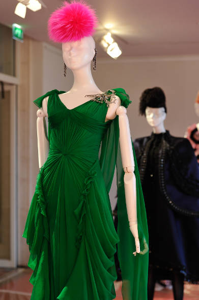 <strong>Schiaparelli｜スキャパレリ</strong> 2013年秋冬オートクチュールコレクション　「SCARABÉE」　©Schiaparelli