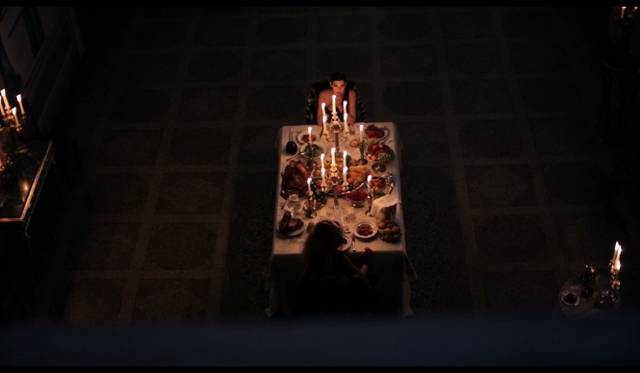 <strong>FENDI｜フェンディ</strong>　カール・ラガーフェルドによるホラータッチの新作ムービー『危険なお呼ばれ』