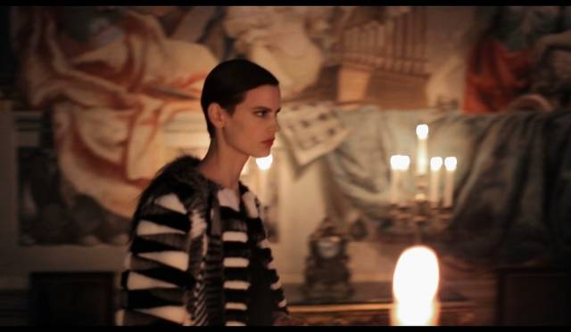 <strong>FENDI｜フェンディ</strong>　カール・ラガーフェルドによるホラータッチの新作ムービー『危険なお呼ばれ』