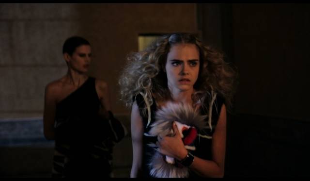 <strong>FENDI｜フェンディ</strong>　カール・ラガーフェルドによるホラータッチの新作ムービー『危険なお呼ばれ』