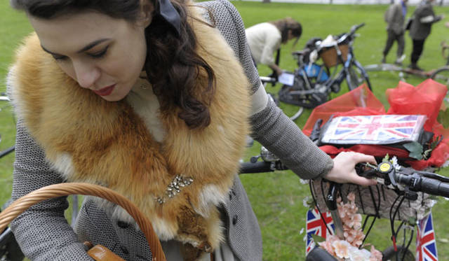 <strong>Mercedes-Benz Fashion Week TOKYO 2014 S/S 「Tweed Run Tokyo 2013」</strong>　© The Tweed Run