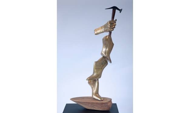 <strong>ART｜彫刻家カイディン モニック ル＝ウエラー『Jeux de mains メゾンを紡ぎだす手』</strong>　©Uwe Ommer　