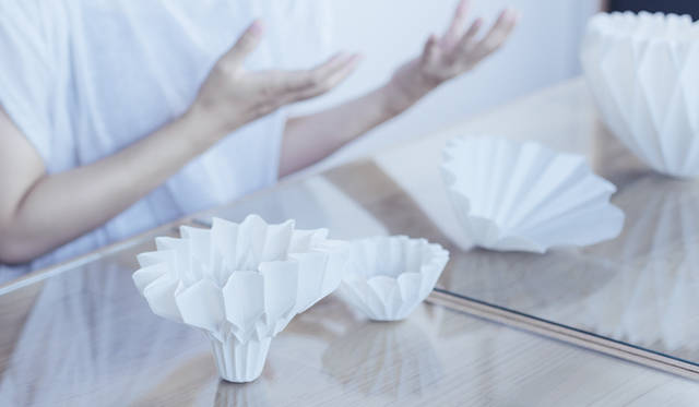 紙を使うことで、さまざまな形を作ることができるということが、この作品の魅力をいっそう引き立てている