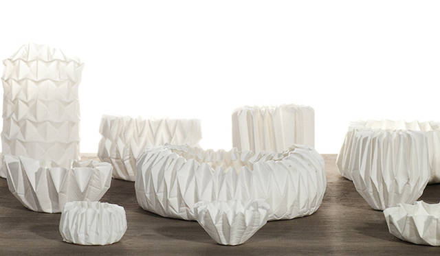 応募当時は多摩美術大学生産デザイン学科に在籍していた五十嵐氏。「LEXUS DESIGN AWARD」第1回のテーマ「Motion」のもと、紙の型を用いて磁器を焼くという、画期的なアイディアを提案した