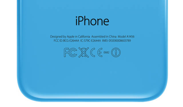 バックパネルはポリカーボネート製