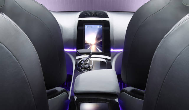 renault_initiale_paris_020