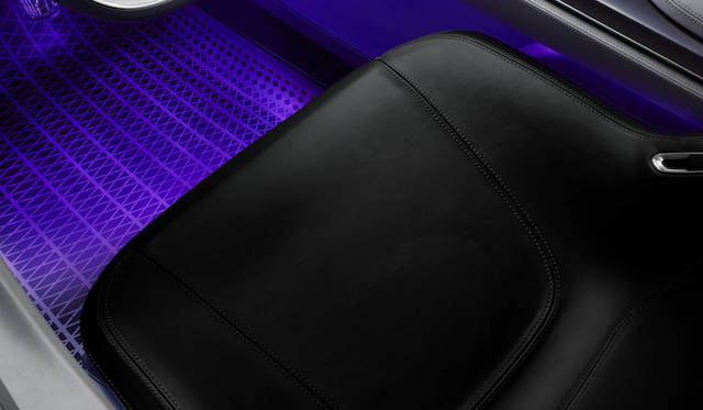 renault_initiale_paris_011