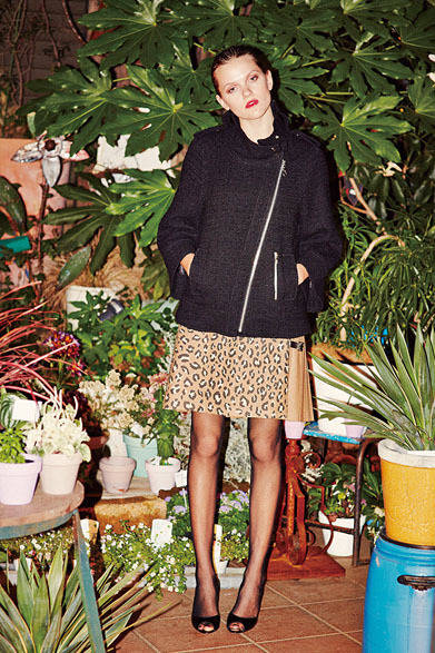 <strong>Intimate Diary｜インティメイト ダイアリー</strong>　2013-14年秋冬コレクション　TWEED RIDERS JACKET 6万9300円、LEOPARD PRINTED SKIRT 3万3600円
