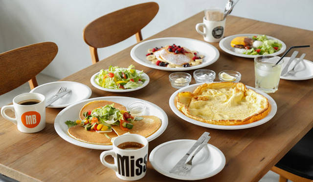 <strong>100percent｜100パーセント</strong>　カフェ＆インテリアショップ「MissionBay」　ドイツスタイルの自家製パンケーキ“ダッチベイビー”750円