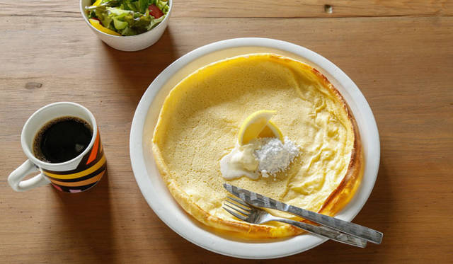 <strong>100percent｜100パーセント</strong>　カフェ＆インテリアショップ「MissionBay」　ドイツスタイルの自家製パンケーキ“ダッチベイビー”750円