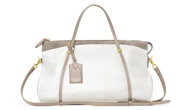 <strong>NINA RICCI｜ニナ リッチ</strong>　新アイコンバッグ「BALLET」デビュー<br /><br />バッグ「BALLET」[W48×H44×D17cm] 24万9900円
