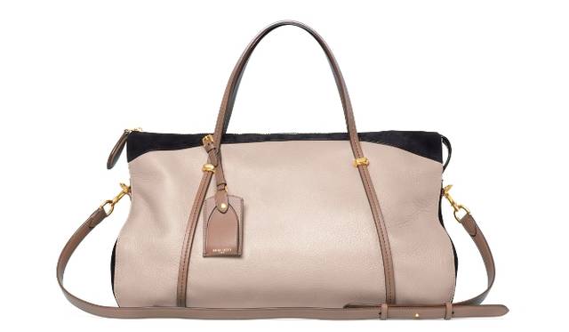 <strong>NINA RICCI｜ニナ リッチ</strong>　新アイコンバッグ「BALLET」デビュー<br /><br />バッグ「BALLET」[W48×H44×D17cm] 24万9900円