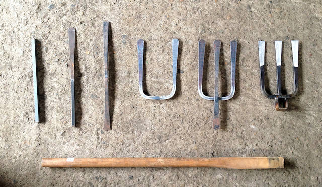 近藤製作所｜農家近在の野鍛冶として「五朗吉」を屋号に創業、のちに鍬専門の鍛造屋として代々技術を継承して100余年。各地の地域性や個人の要望に応えるオーダーメイドのほか、道具の修理・復元にも対応する。「道具の良さは作業性の良さ」と、使う程に真価が冴える確かな品質を目指す。期間中には、鍬の使い方説明と実践を行う。