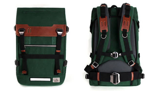 <strong>T-LEVEL｜ティーレベル</strong>　ワックスコーティングされた生地を使用。長く使うほど独特の風合いが味わえるモデル。「Challenger 32L Backpack Waxed Cotton」2万6900円