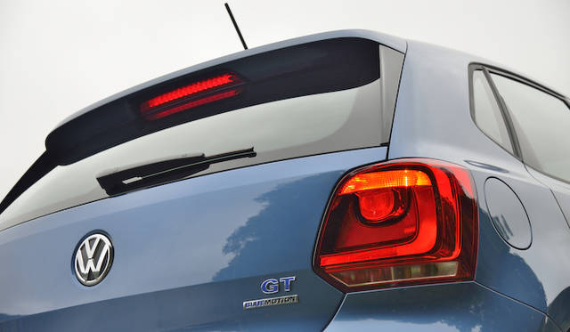 リアディフューザーはGTI譲りの装備だ