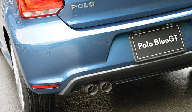 デュアルエグゾーストパイプがスポーティな雰囲気を醸し出す