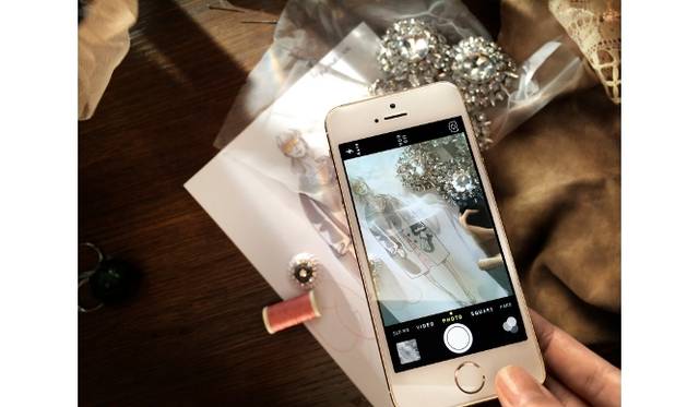 <strong>BURBERRY PRORSUM｜バーバリー プローサム</strong>　「iPhone5S」を使ったあらたな試みも！2014SSコレクションショーをライブストリーミング