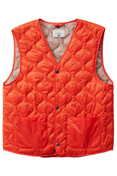 <strong>H&M｜エイチ・アンド・エム</strong>　「H&M MAURITZ ARCHIVE COLLECTION」　オイルド・クロスジャケットのインナーとしても使用できるキルティング・ナイロンベスト。3490円