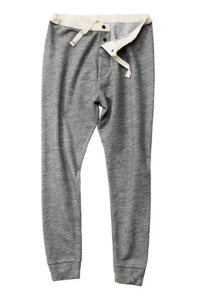 <strong>H&M｜エイチ・アンド・エム</strong>　「H&M MAURITZ ARCHIVE COLLECTION」　コットンとメリノウールブレンドのレギンス。中の紐でウエストの調節が可能。下着としても活用できる。4490円