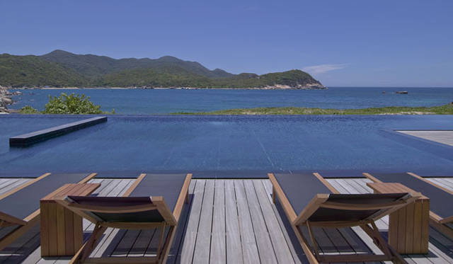 <strong> Amanresorts｜アマンリゾーツ</strong>　「Amanoi（アマノイ）」　Cliff Pool