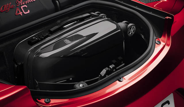 トランク容量は110リットルを確保