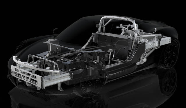 重量65kgしかないカーボンモノコックタブに、アルミのサブフレームを使用。車両全体でも、その乾燥重量はわずか895kgだ