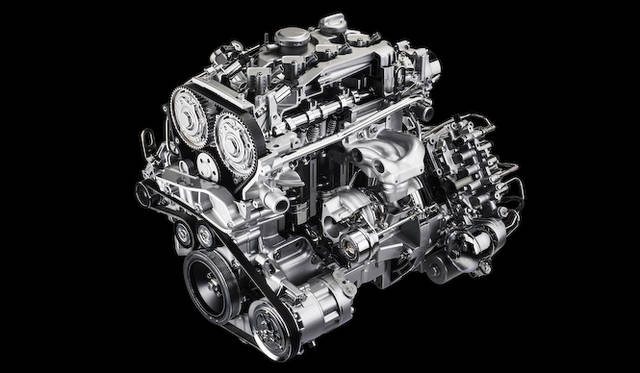 ジュリエッタ クアドリフォリオ ヴェルデの1.75リッター直列4気筒エンジンをベースに、軽量化をはかった4C。最高出力は240ps/6,000rpm、最大トルクは350Nm（35.7kgm）/2,200-4,250rpm。