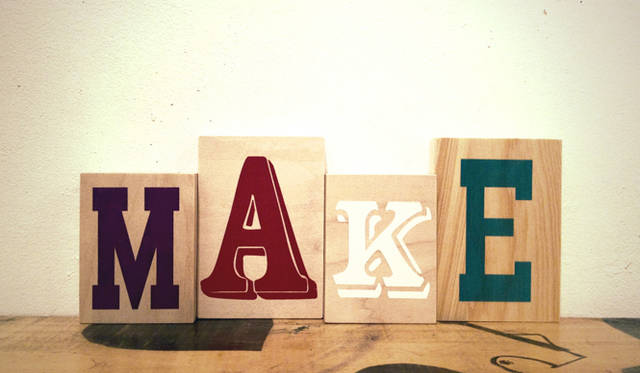 <strong>BIANKS presents “Layer for 3R” Reuse＋Reproduction＋Remind</strong>　WASTE MATERIAL(廃材×シルクスクリーン) 　ウッドレター(S)1260円（サイズW60×H80mm） 、　　ウッドレター(M)1680円（サイズW70×H100mm） 